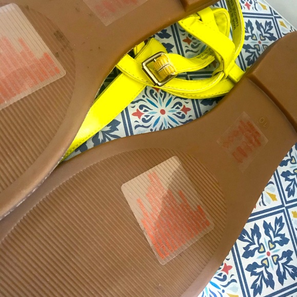 Slippers - Picture 3 of 6